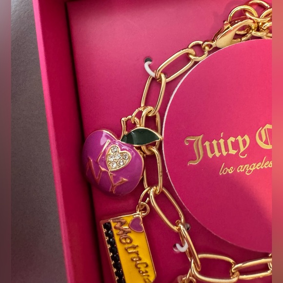 Juicy Couture Gold New York charm Bracelet with charms - Picture 3 of 7